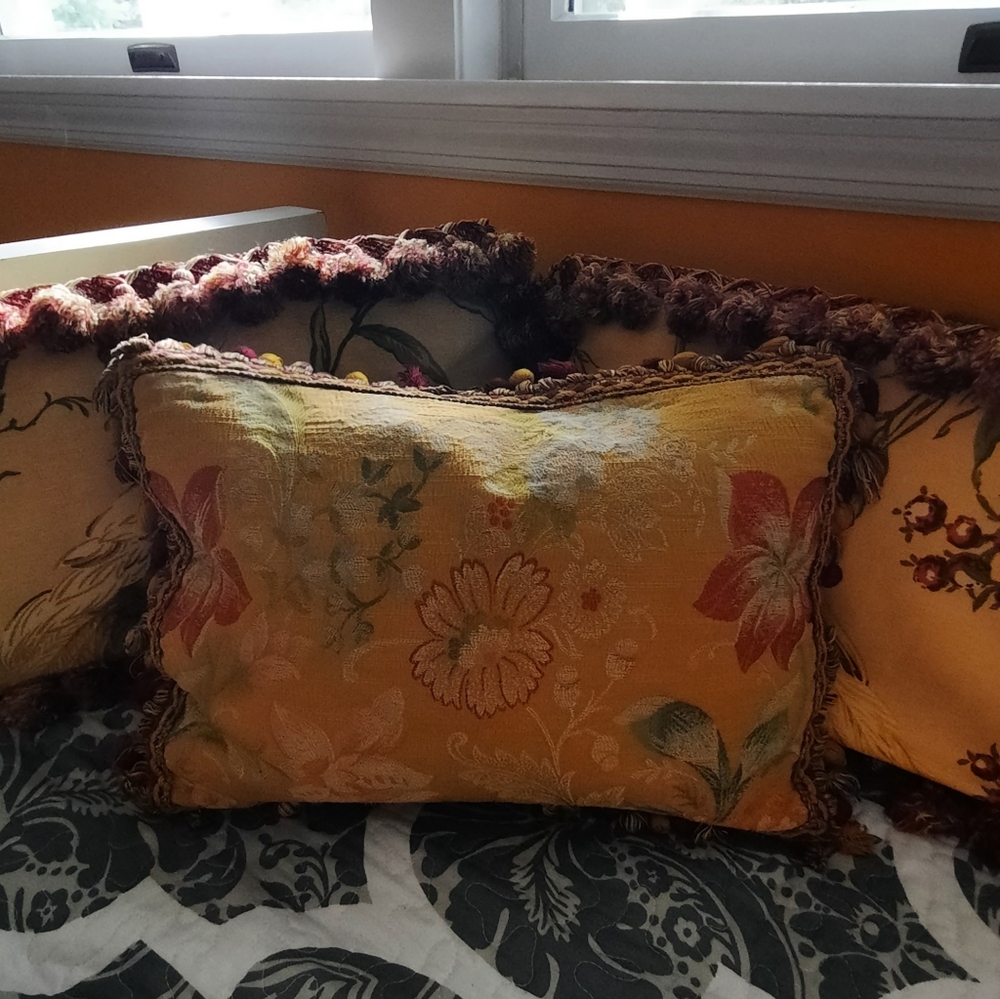 3***SOLD**Beautiful pillows.  ***  SOLD....***